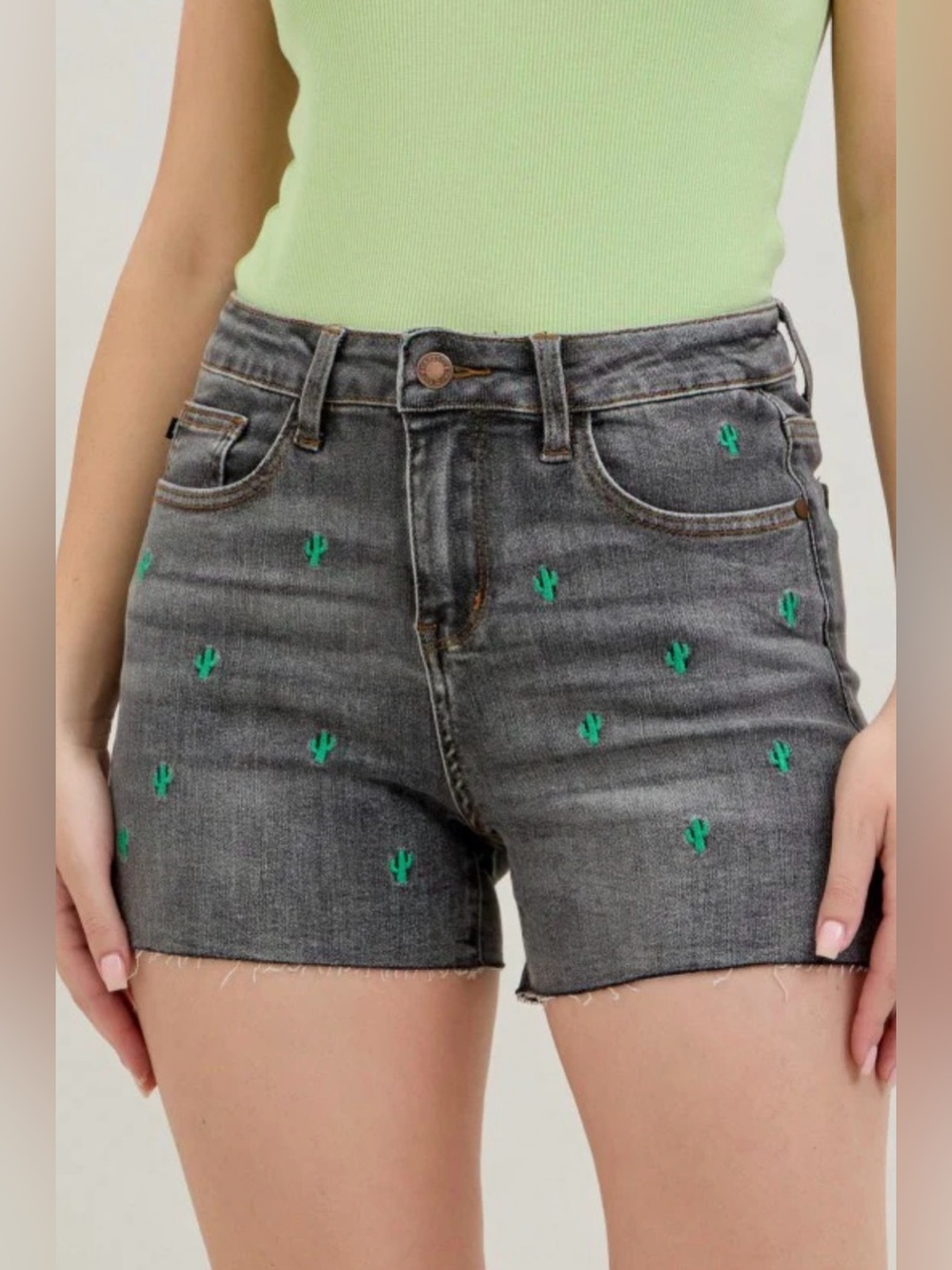 The Cactus Embroidery Grey Denim Cut Off Shorts by Judy Blue 1X NWT